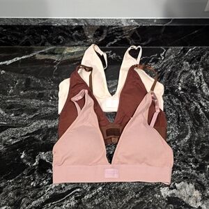 34b size medium danskin tshirt bras